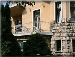 Kristal Szálloda 3*