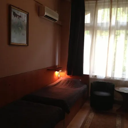 Отель Kristal 3*