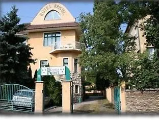 Kristal Hotel